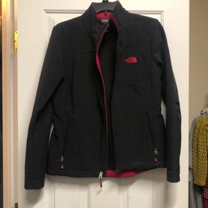 Women’s The Neth Face black jacket